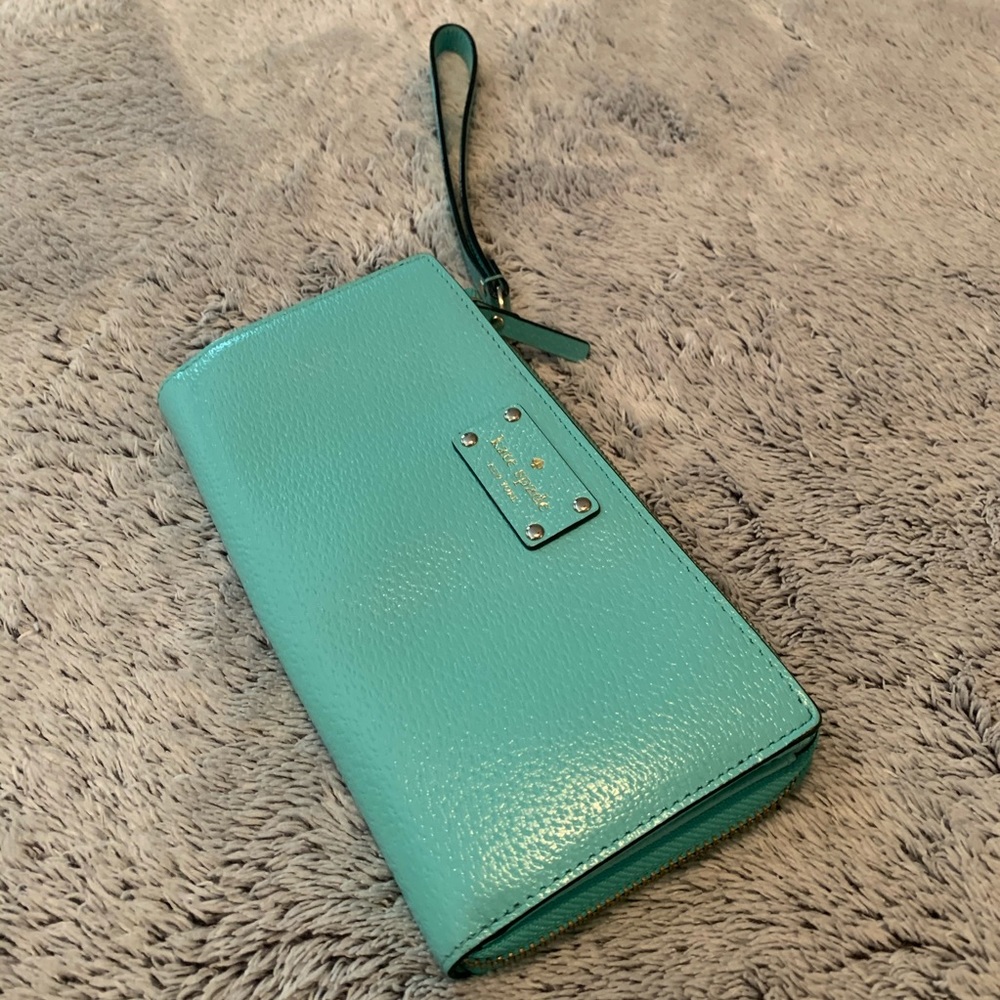 **SOLD** Kate Spade turquoise wallet wristlet